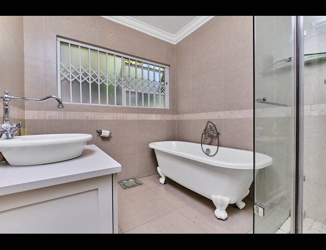 3 BEDROOM CLUSTER TO LET IN LONEHILL